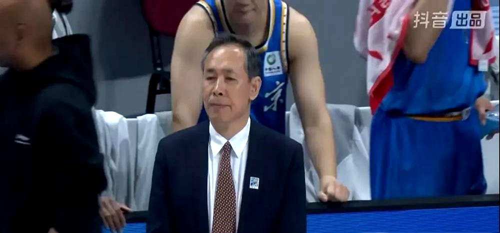 CBA季后赛四强，竟然有三个队的主教练是辽宁人。这事儿真不是巧...