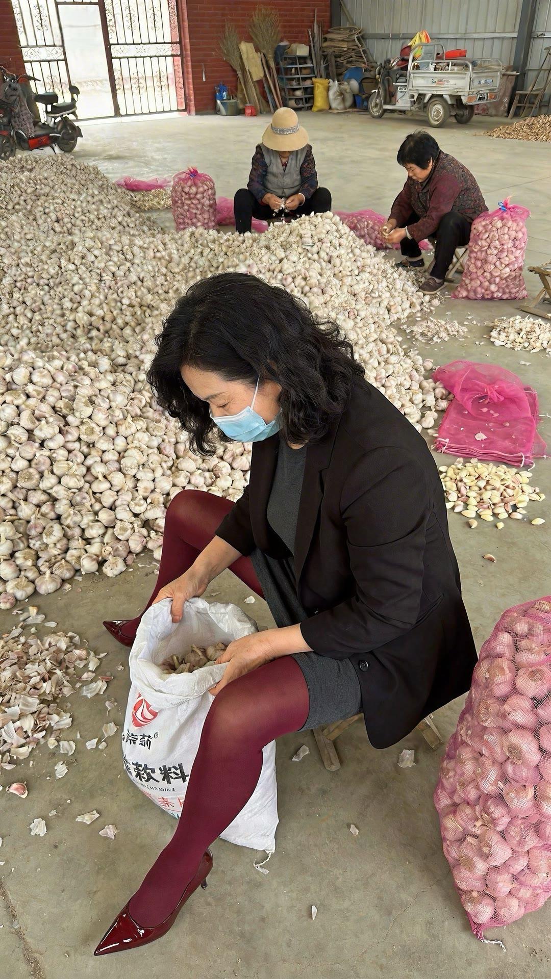 这个阿姨真好看！