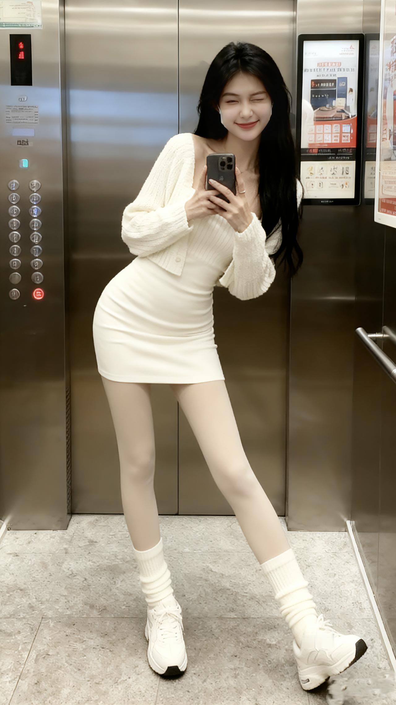 最近超爱这种又A又飒的御姐风，随便一套都能穿出大气场，大长腿更是藏不住！黑色