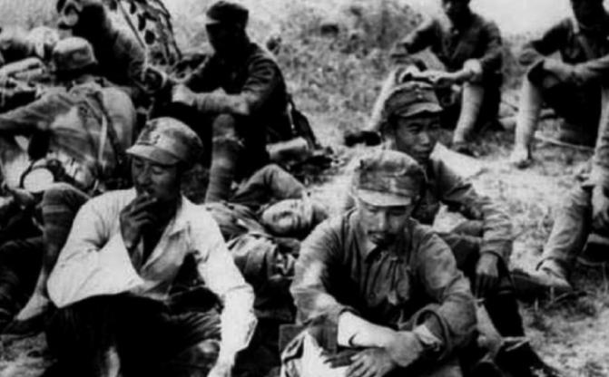 1939年386旅副旅长许世友和政委王新亭打架，旅长陈赓上报师长刘伯承，刘帅直接