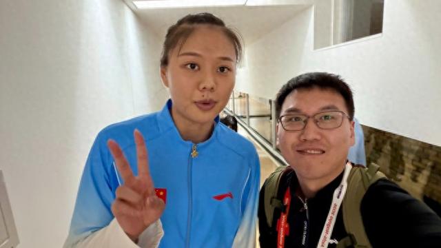 中国女排夺冠后, 我想说的两个小故事 | 东视角