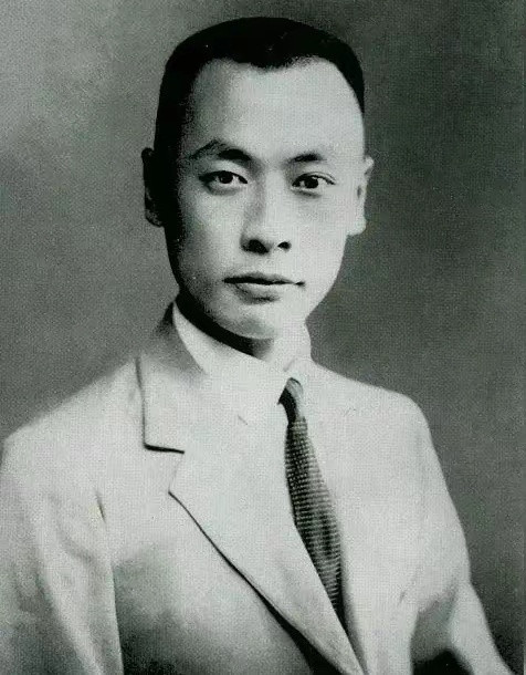 历史知识陈毅很早就在四川军阀的部队中开展革命宣传活动，也正是在军阀队伍中，他认