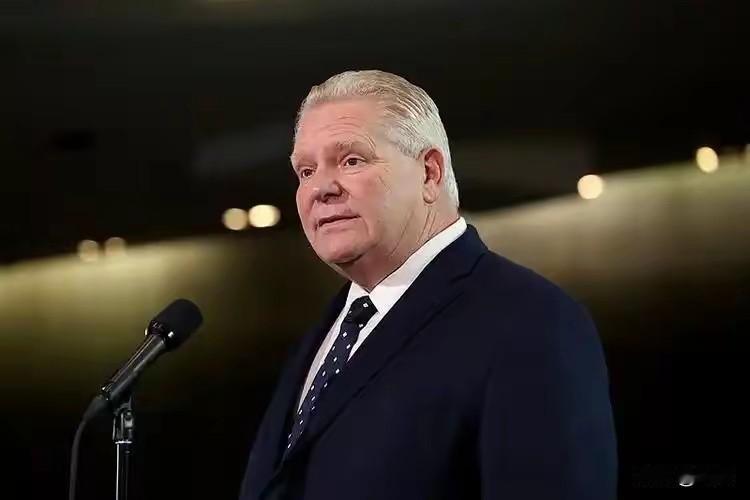 加拿大总理恐怕做梦也没想到，跟中国签完协议扭头回家，迎接他的不是掌声，而是全国最