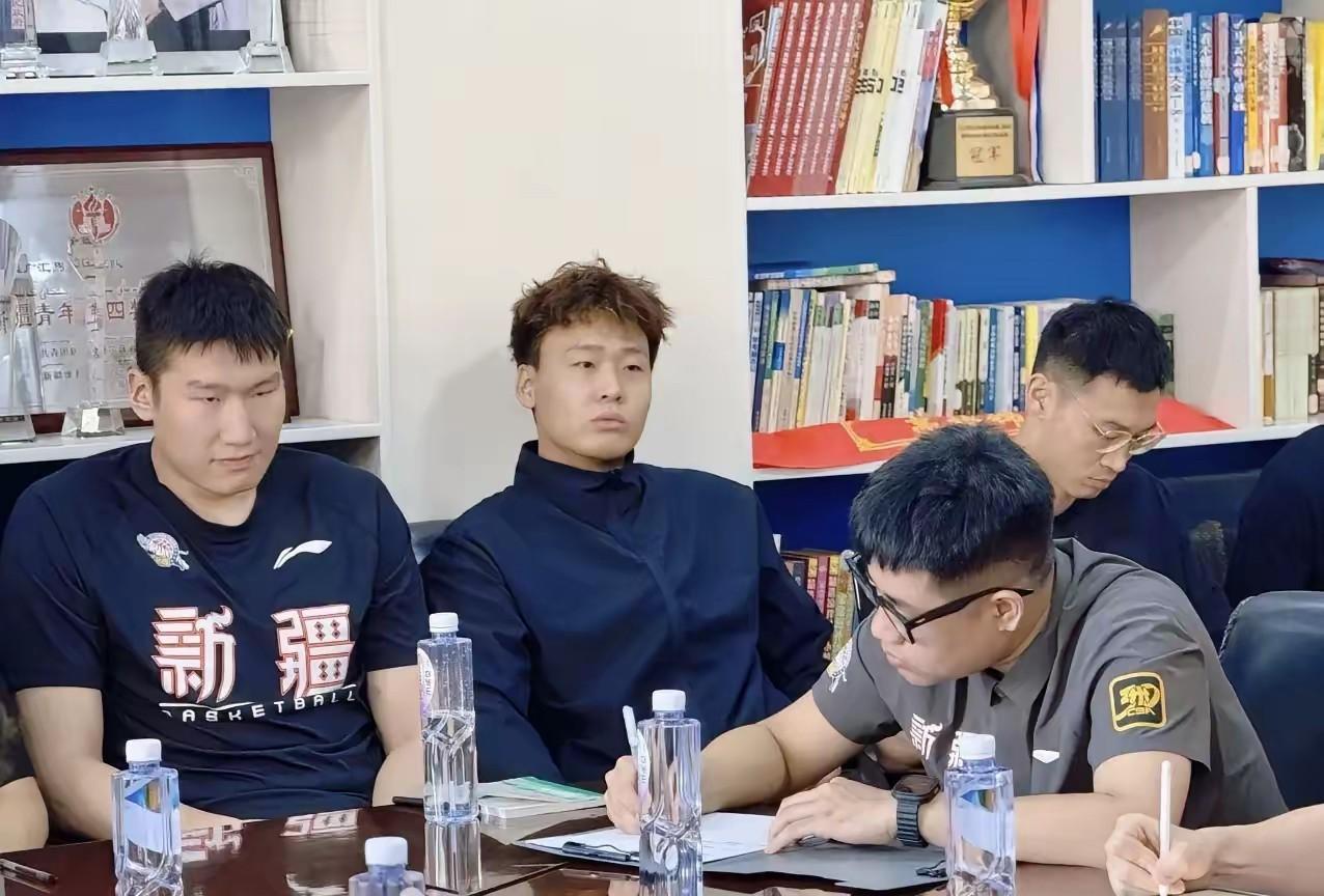 新疆男篮和赵睿继续合作有没有意义，俱乐部需要做出决定，球队需要一个团结向上的氛围