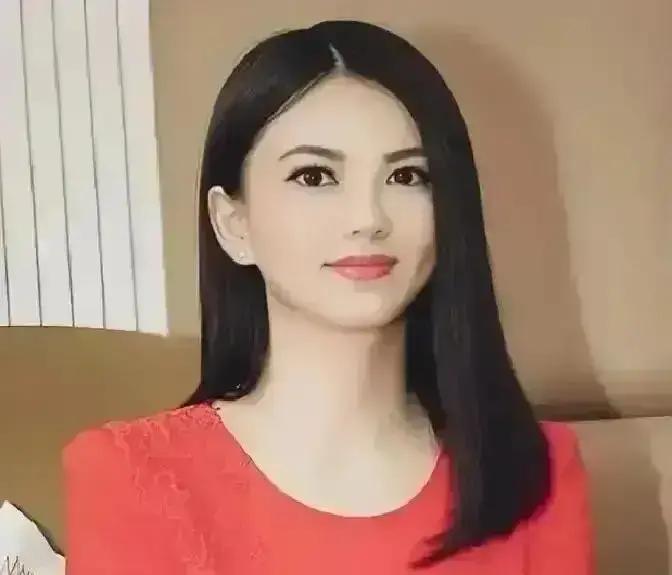 李湘被挡门外48小时永利皇宫门口，李湘一行被拦。安保一句名单没你，转身关门