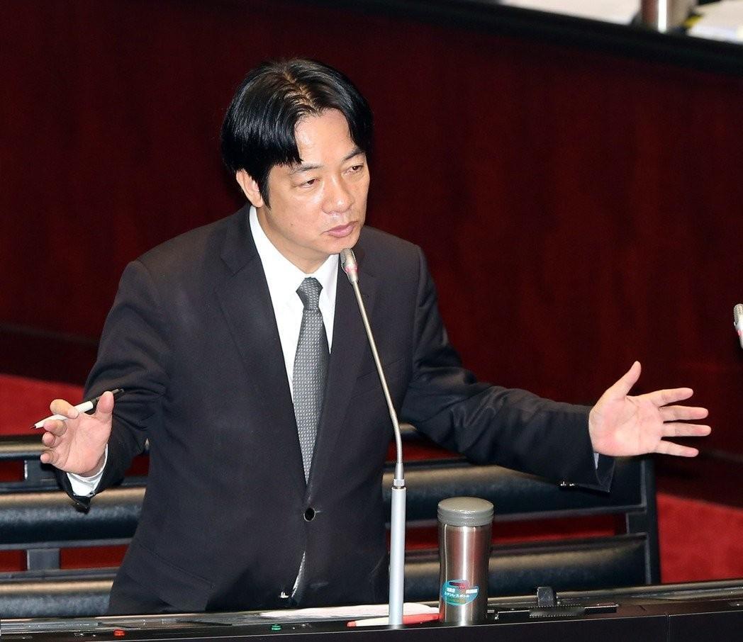 都说中美关系回暖了，休战了。可这百亿军售砸下来，美债也抛了，这像是休战的样子吗？