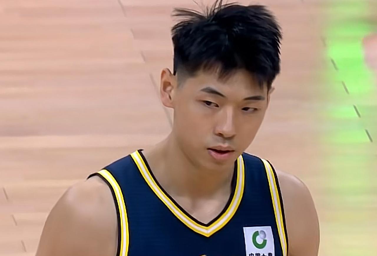 杜锋有高招，崔永熙成为了广东队防守尖兵？说真的，最近广东队的用人操作，真是让球