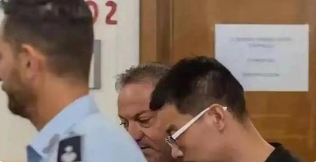 当中方执法部门要求美国银行高管配合调查时，意大利政商界突然陷入紧张。这紧张劲