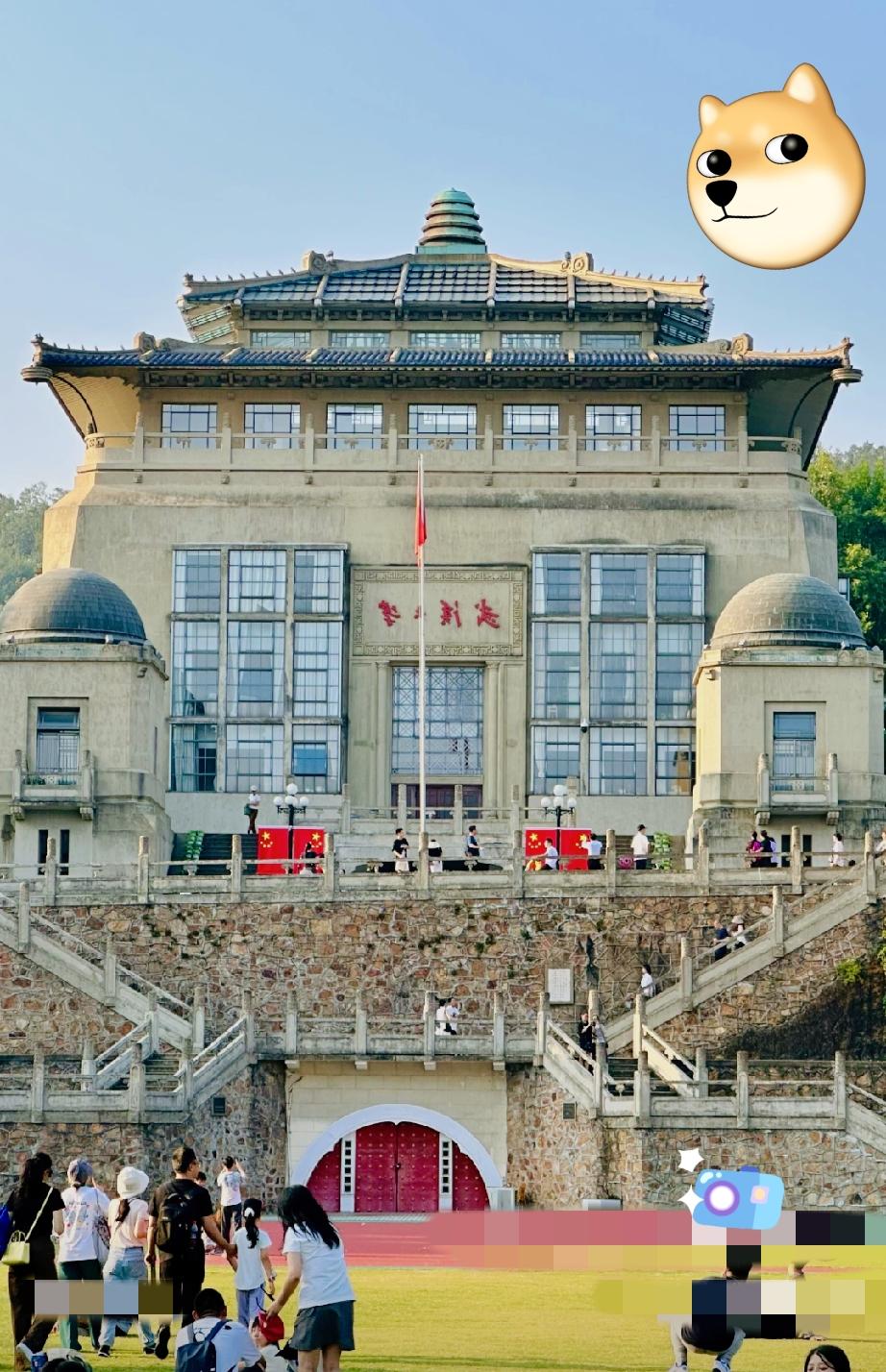 同事的女儿高考636分，填报了武汉大学，勾选了服从调剂。结果通知书一到，孩子被调