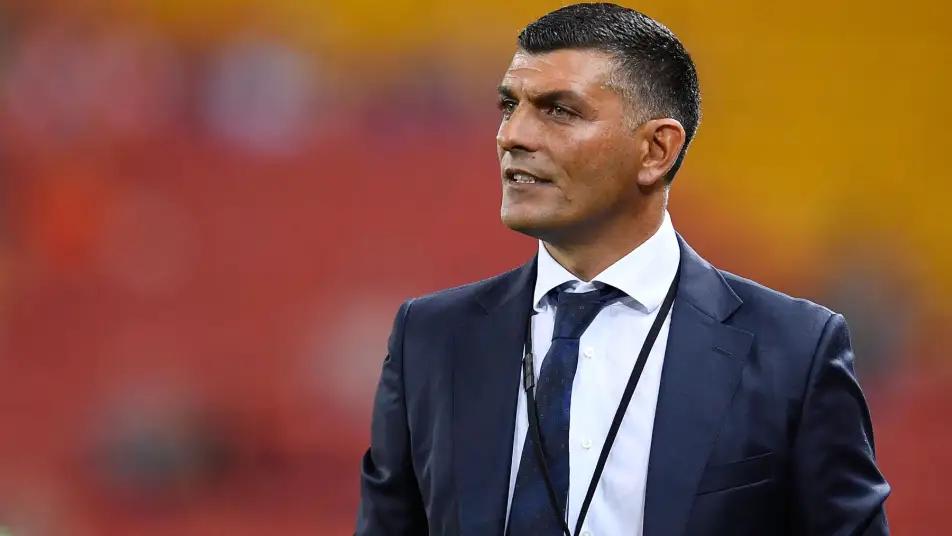 蓉城要聘澳大利亚人约翰·阿洛伊西为主帅，在蓉城乃至全国球迷中炸响一颗惊雷。毕