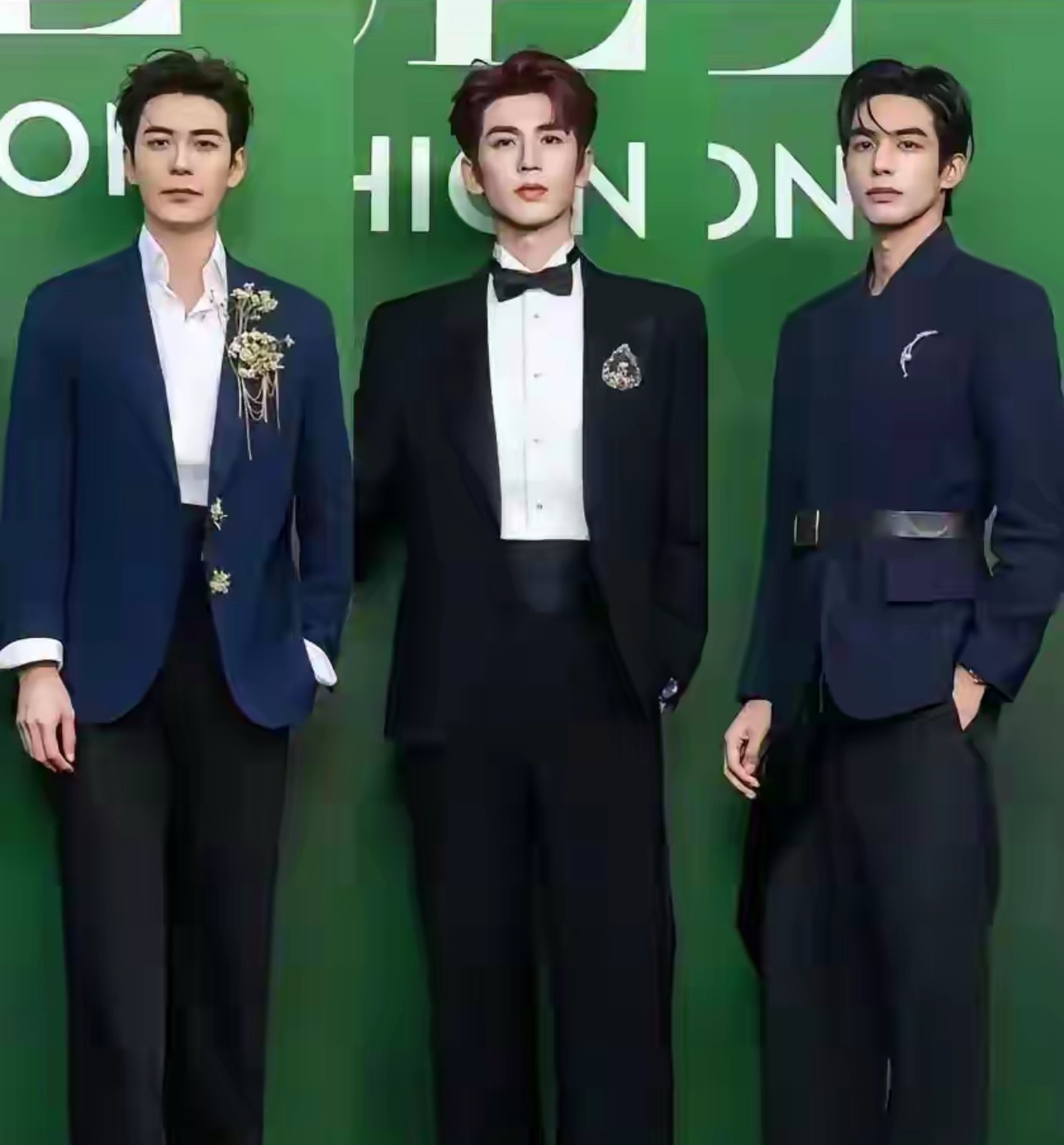 三张脸像复制，命却天差地别。张凌赫片酬800万。传闻父亲是房地产老板，母亲开着连