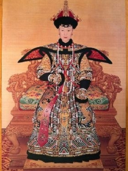 1687年，孝庄病逝，康熙哀嚎不已，捶胸跳脚，不料，走出孝庄的寝宫后，他竟然命令