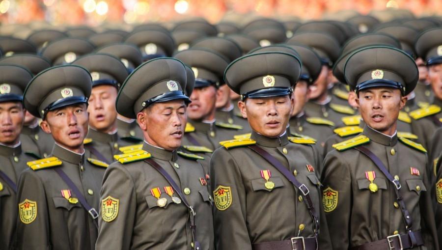 为什么朝鲜的反应这么激烈，其实这背后有着一段刻骨铭心的亡国之痛，1894年，朝鲜