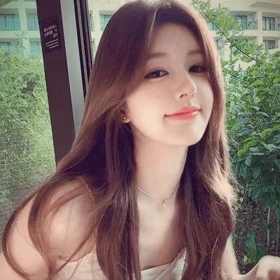 赵露思最新营业，可可爱爱☺，世界上最可爱的小猫出现啦！