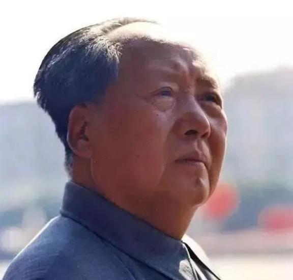 1976年3月的一天，吉林发生了极为罕见的陨石雨。毛泽东知道这个消息后，出现了少