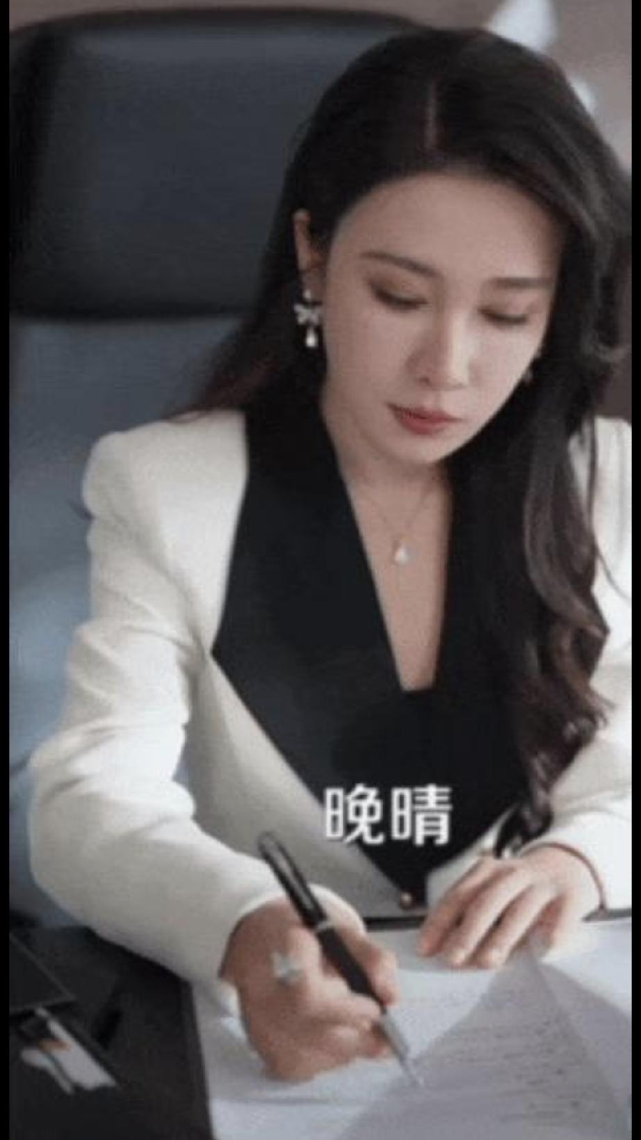 婚姻中最难忍受的是什么?《苏太太高调离婚了》杀疯！72小时10亿播放，2026爆