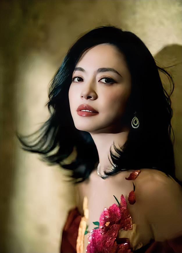 姚晨离婚官宣被人民网批滥用公共资源。3月16日她发“山水一程，三生有幸”暗示和曹