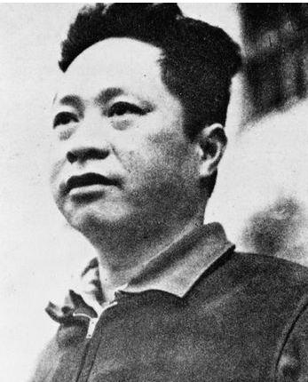 1942年，变节投敌的新四军副司令员，乔装后返回了新四军驻地，他原以为做得天衣无