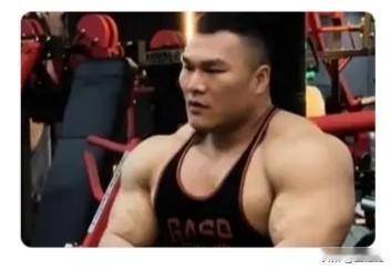 太突然！30岁健美冠军突然离世，死因曝光让人无法接受！痛心疾首！就在几天前还