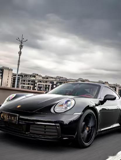 估计不少关注国际新闻和汽车圈的朋友都听说了——俄罗斯境内，几百辆保时捷，突然之间