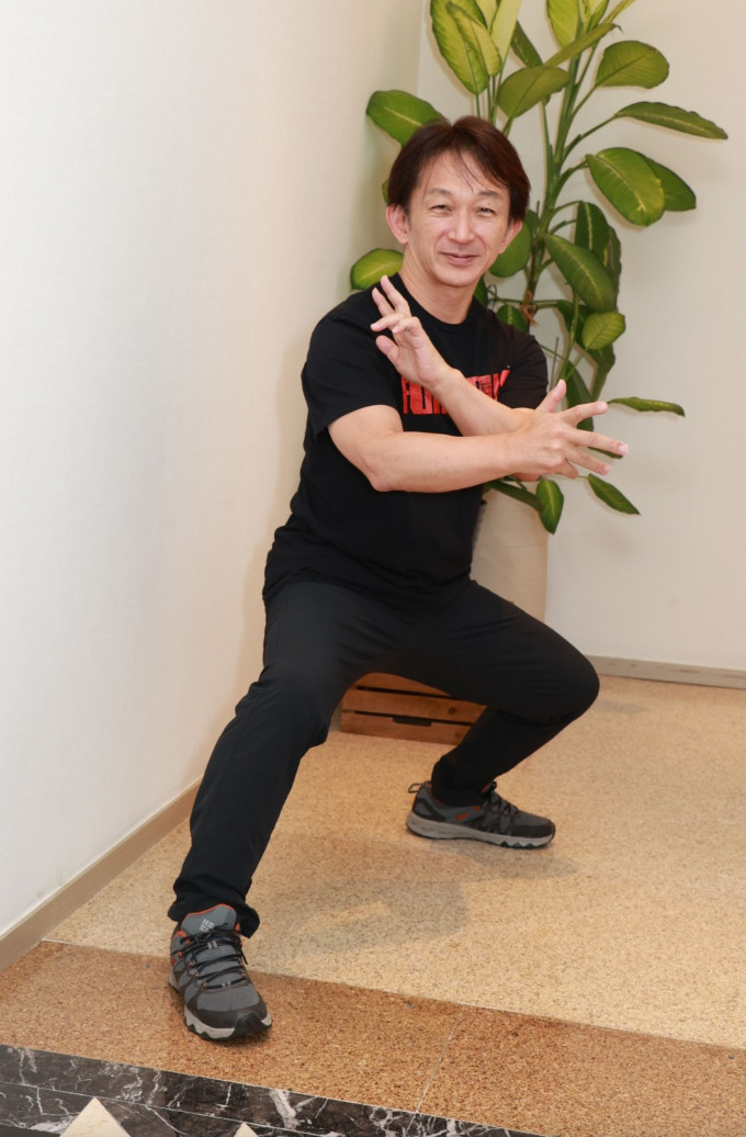 香港电影业不景气，谷垣健治在香港打拼三十年，从临时演员做到国际知名人士，见证了香