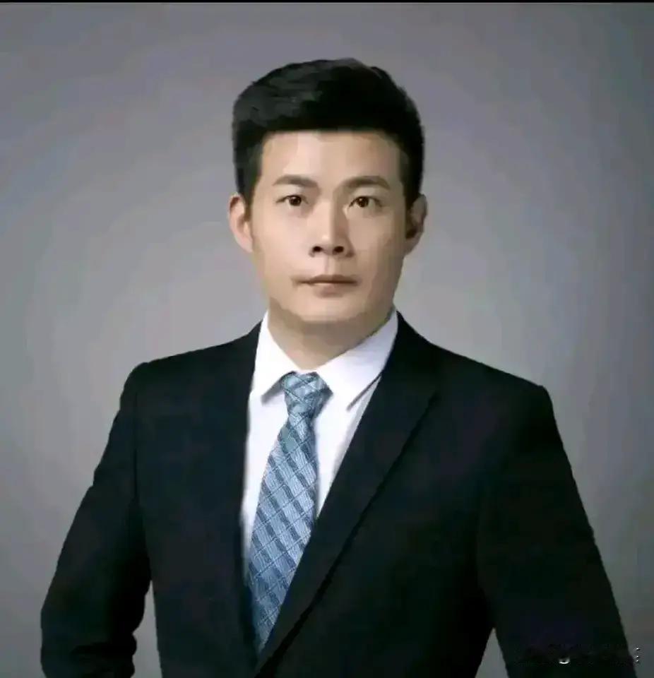 孟晓苏谈房价下跌的言论彻底吵翻了，有人觉得他说的是大实话，有人却骂他站着说话不腰