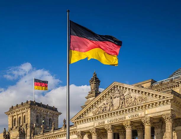 🇩🇪德国纸币发行5万比特币——制造了3美元。2B灾难柏林以54,00