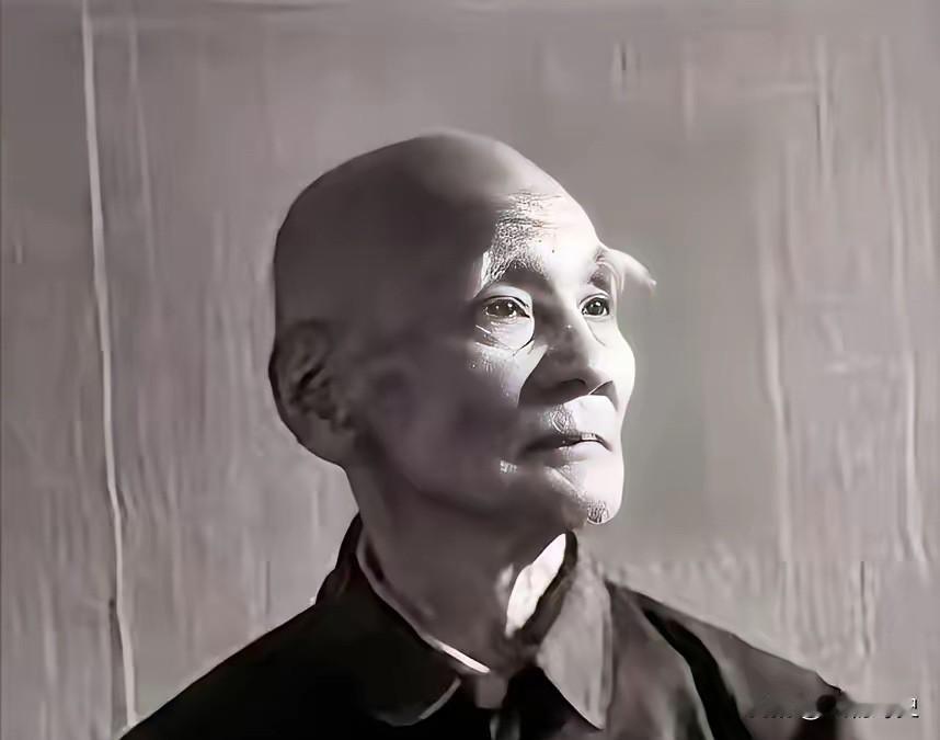 1946年六千解放军陷入绝境、全军准备拼光！一个普通人挺身而出救了整支部队1