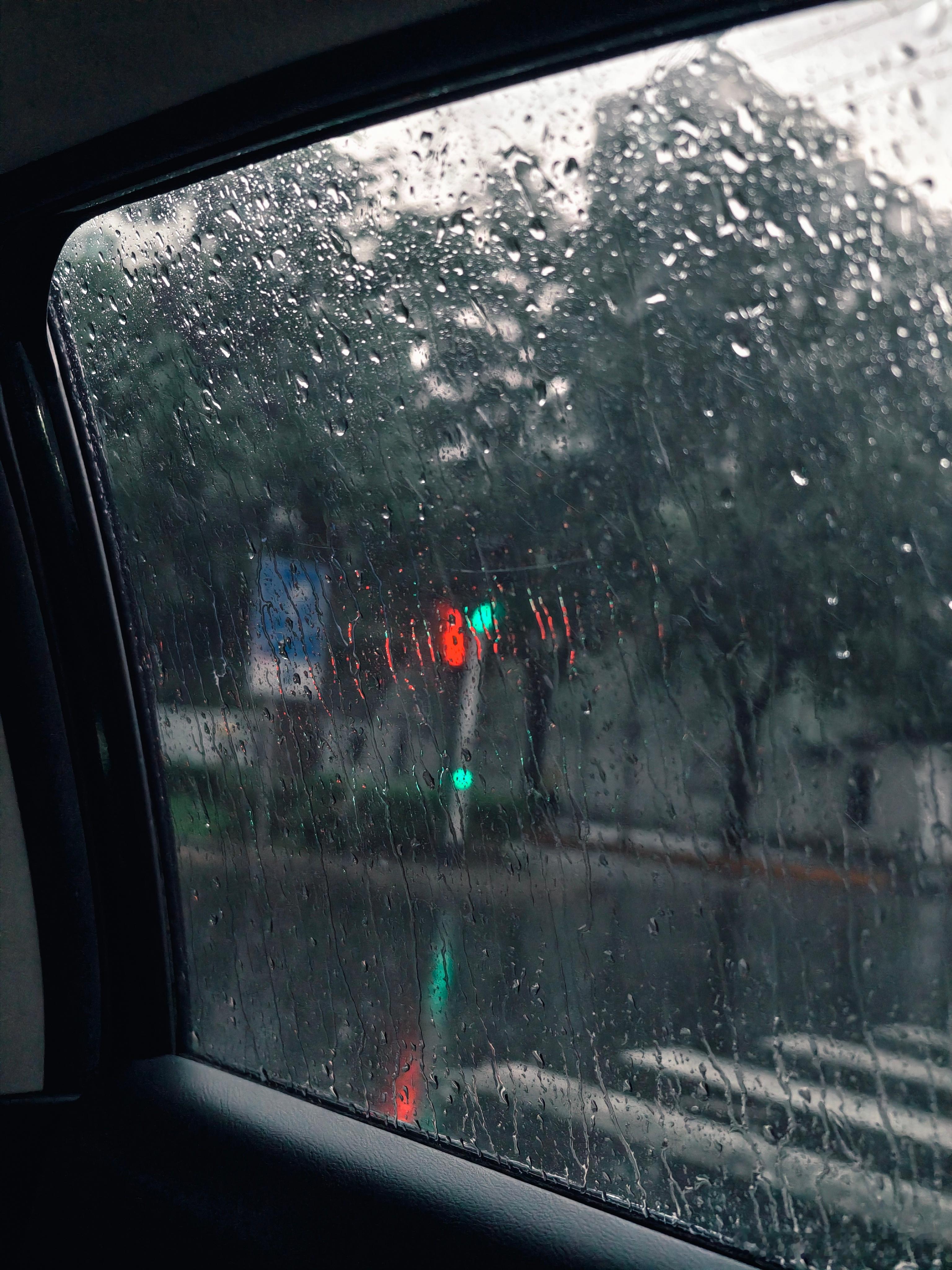 刚出门，北京就来了一场大雨。​​​