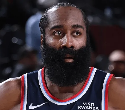 泰伦-卢在今日赛前接受了采访，关于詹姆斯-哈登的小腿伤势“并没有太多担忧”。泰