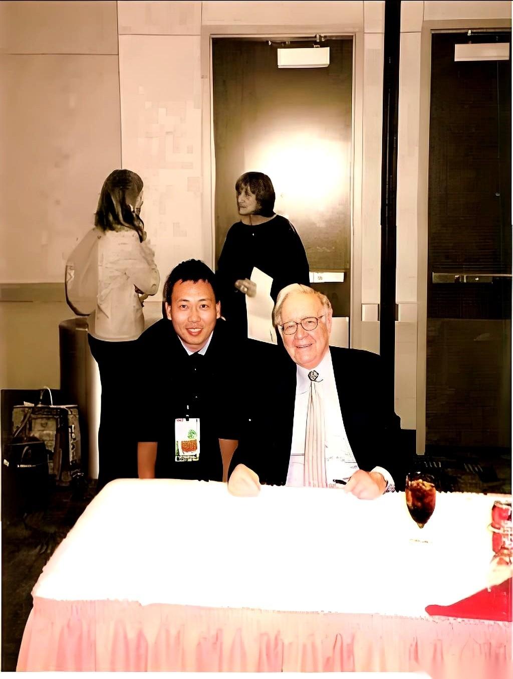 段永平一句话，戳穿了多少人的发财梦。他说，你花1个亿，在鸟不拉屎的地方盖了个酒