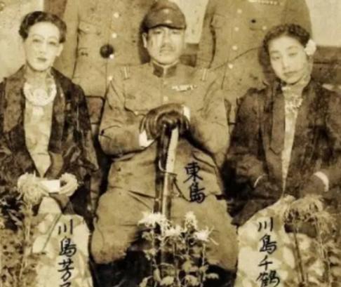 川岛芳子，这个名字纵横于二十世纪中国与日本交织的涡流中，她的一生承载了时代的动荡