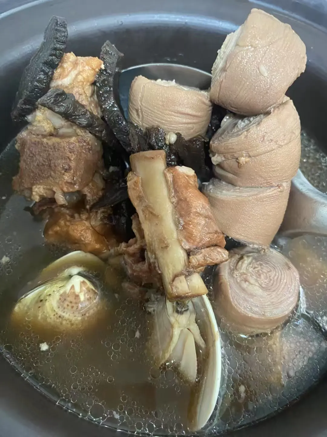 有谁知道这是什么菜，猪大肠怎么做的那么大？好吃吗？