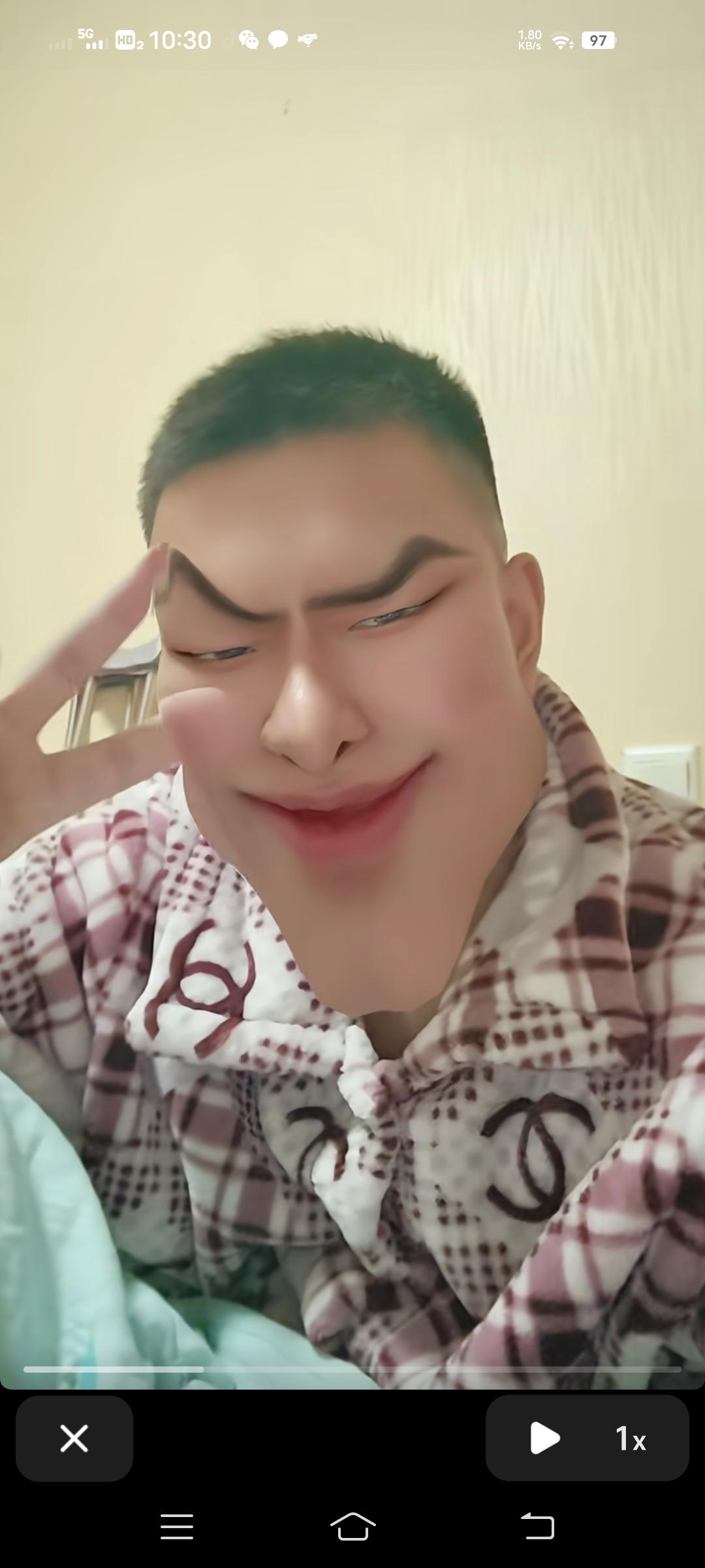 某米预期提车8天全损版车主“TTCC”出院回家了，现在可以确定，他的这个账号没有