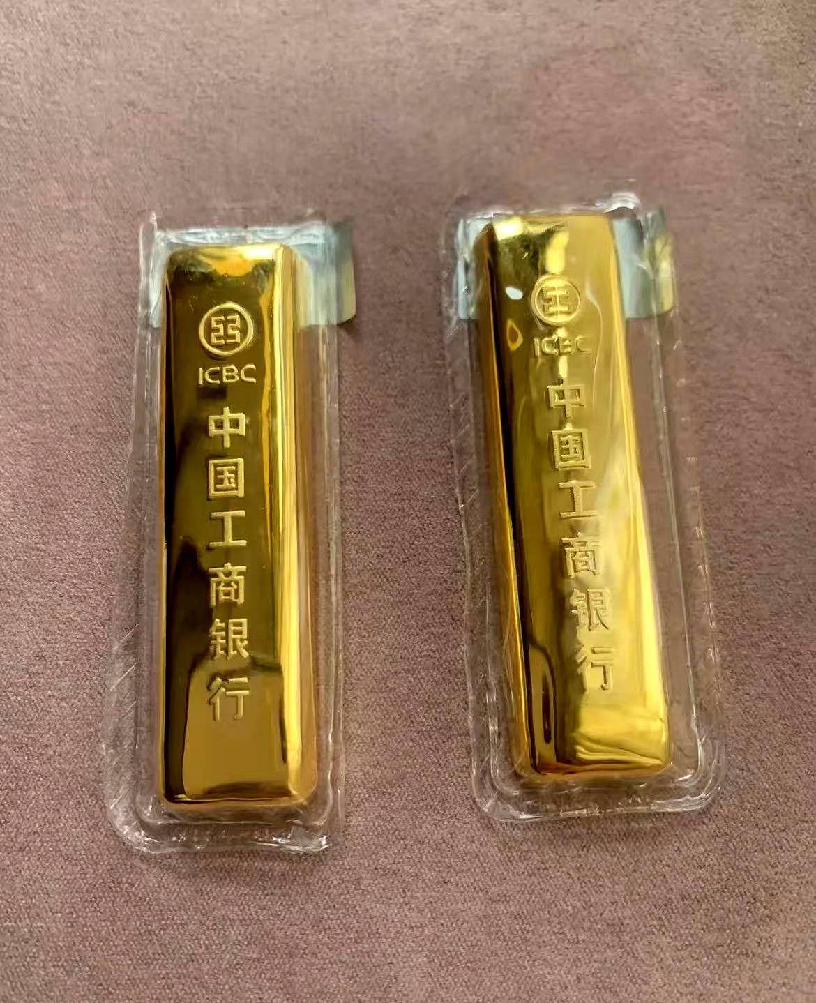 听说手里囤了一堆黄金的朋友，这两天是不是急得直挠墙了？别看眼下金价停在948没
