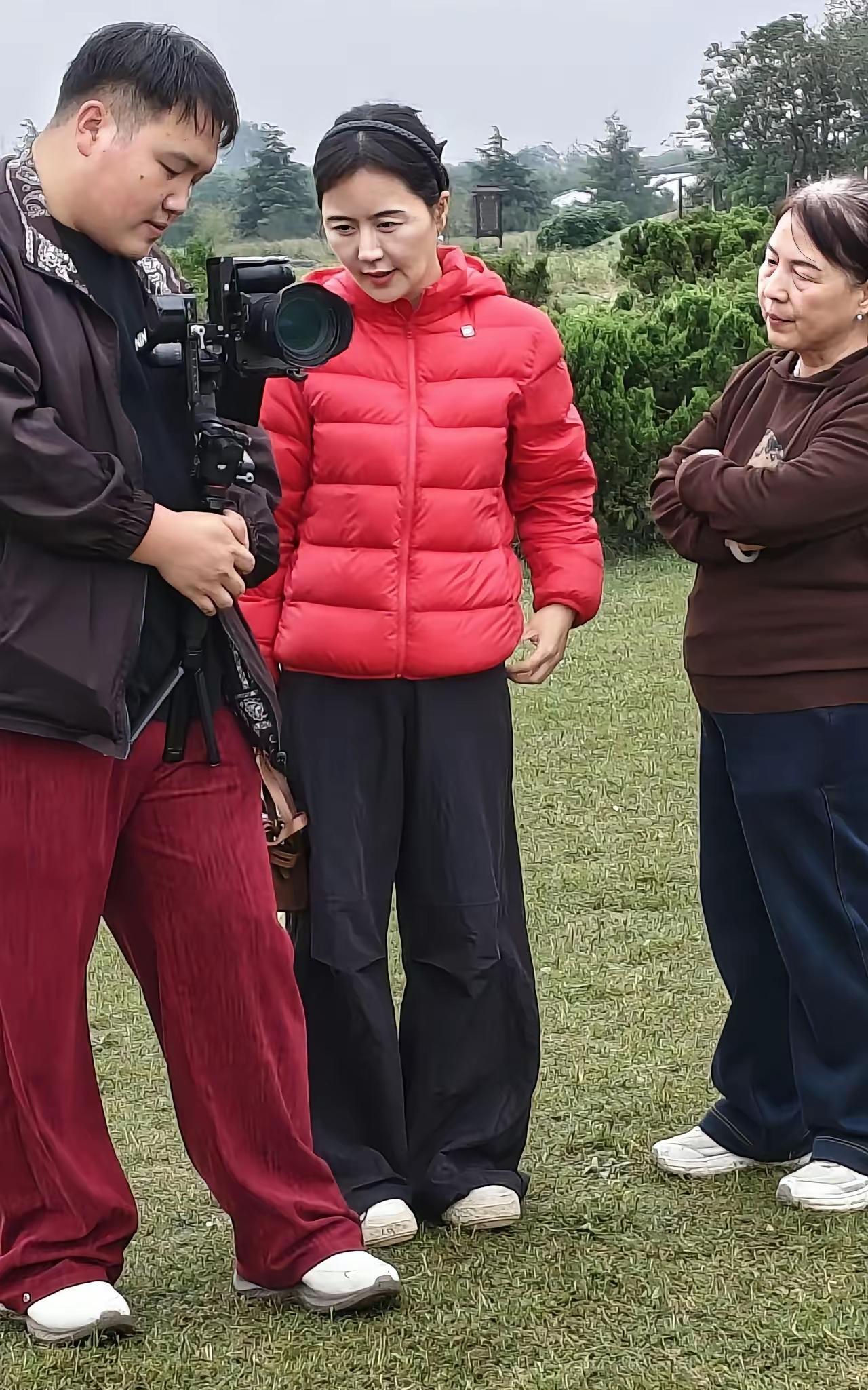 你们的知性美女女神，掀开美颜个滤镜，真的连路人也不如！社会发展到现在，直播