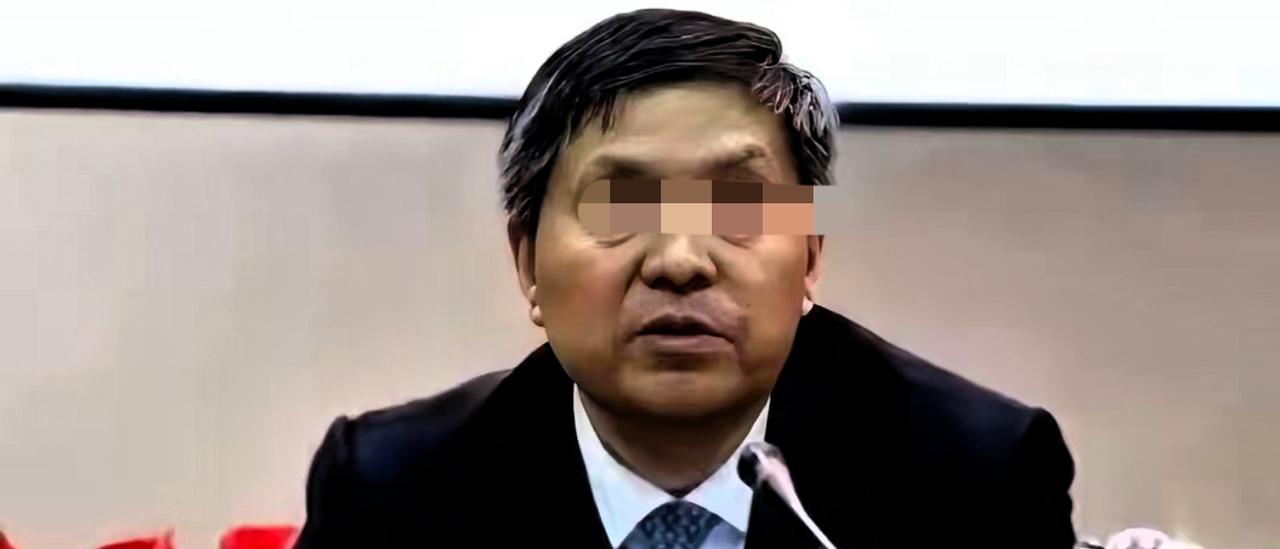 卖国贼必须彻查​1200多吨国家管制的石墨，只卖了598万。算下来一吨还不到4