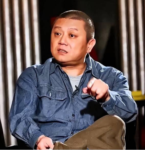 突然发现解放台湾省的建议，王朔的思路太妙了！他曾说，收复台湾不需要打仗，先宣布台
