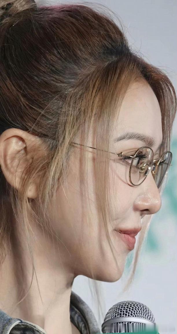 薛凯琪甜妹气质稳稳拿捏，少女感满满的状态格外亮眼