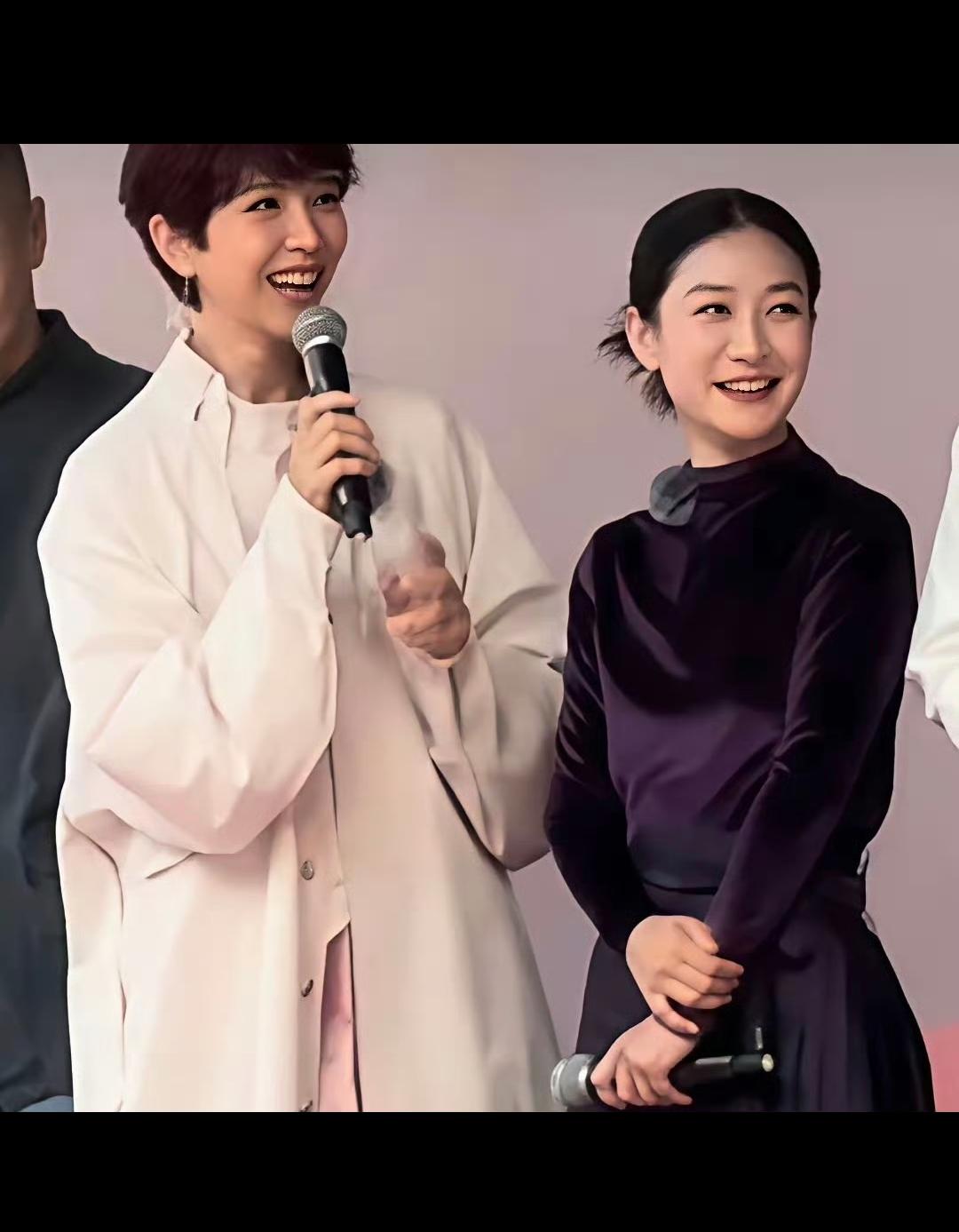 安小鸟怪不得叫小鸟，长的确实很小巧！在没想到她竟然比皇后娘娘矮那么多！
