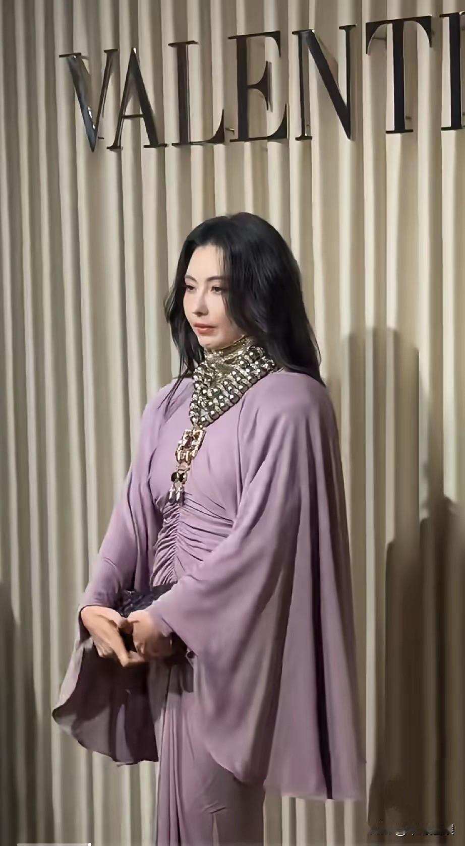 张柏芝告诉我们长得再漂亮，也不能太任性了否则再漂亮也没用许久未露面的