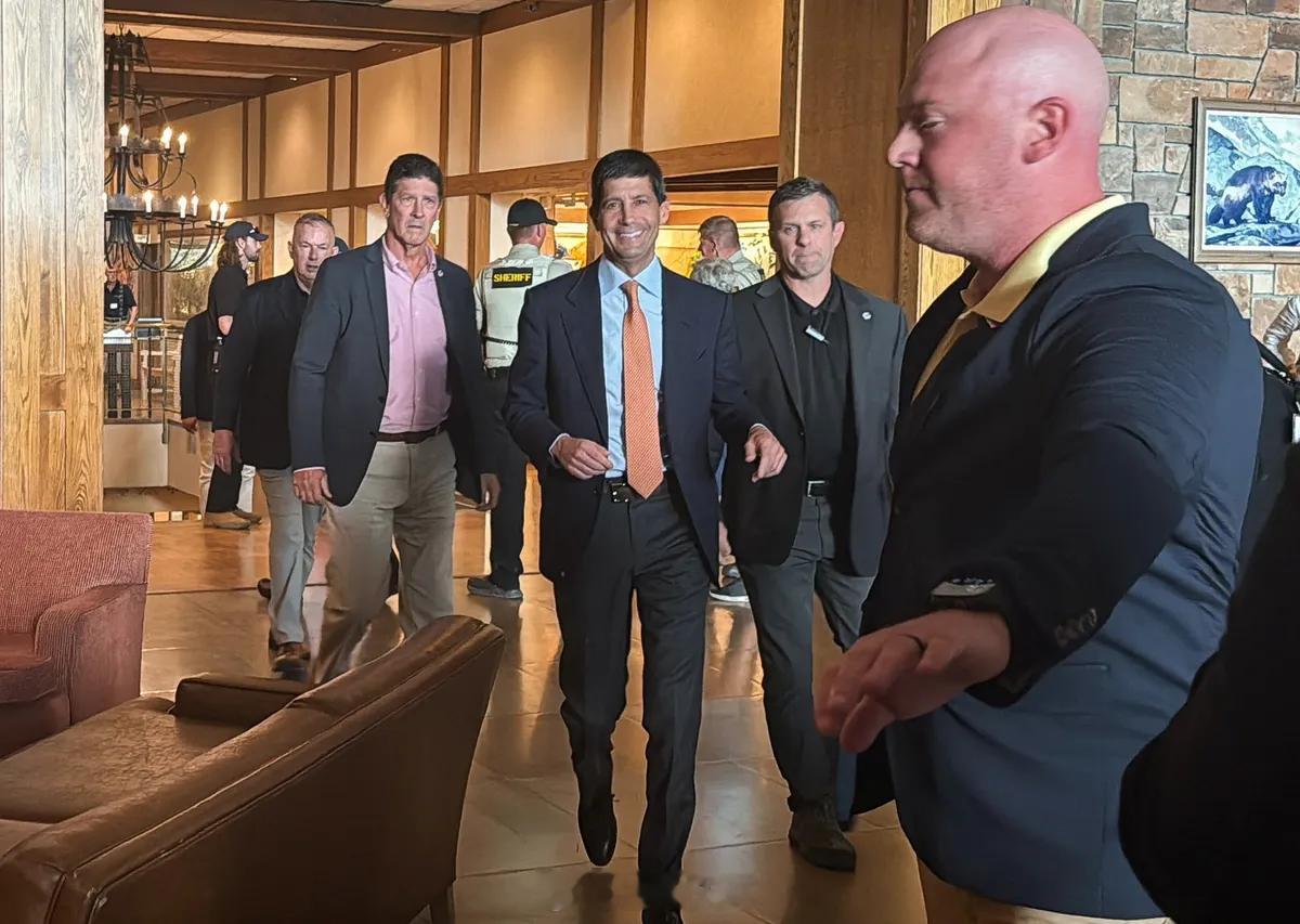 美联储主席沃什认为降息不能操之过急，甚至不排除再次加息沃什在杰克逊霍尔年会上表
