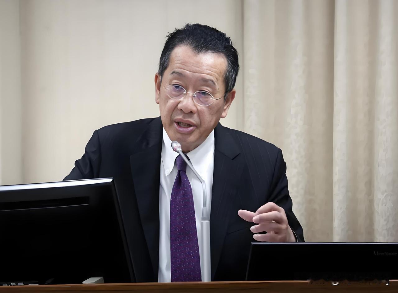 台防务部门正在为解放军登岛作准备，明确采取的重要应对措施之一是“去中心化”，也就