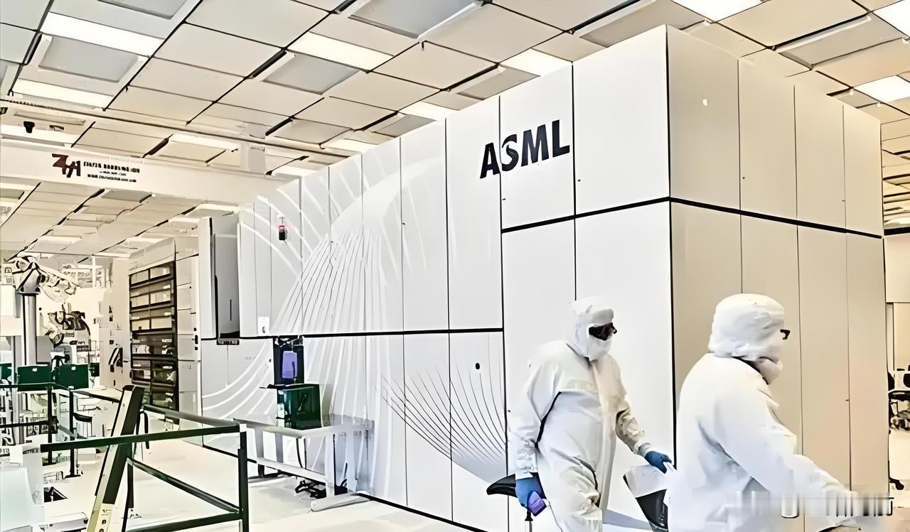 近日，关于“若荷兰ASML彻底摊牌，停止维护中国上千台光刻机”的讨论引发行业震动