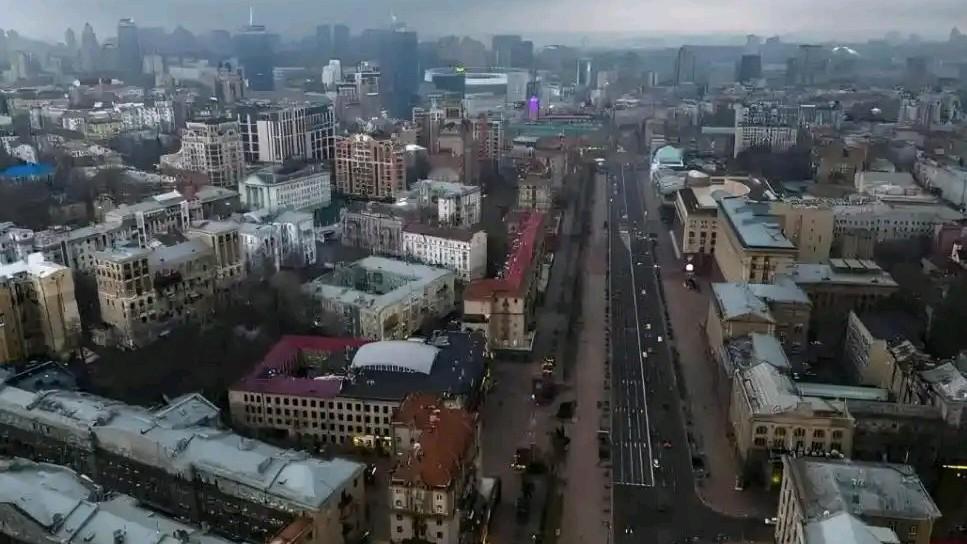 在红军城方向，俄军第二集团军突击群继续在中央区，矿工区及西部工业区持续打击被围乌