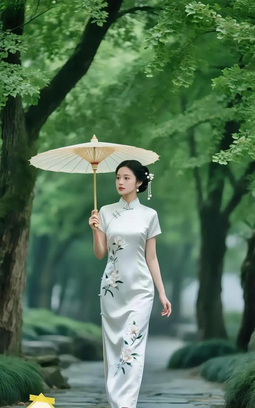 翰墨飘香染夏川，参天古树露芳鲜。佳人举伞穿秦径，………………[啤酒][万柿