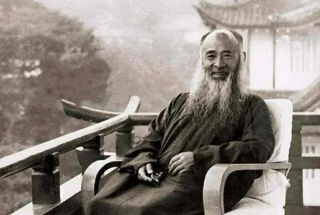 1916年，半夜三更，18岁的张大千被土匪绑架了，土匪要他3000大洋赎金，张大