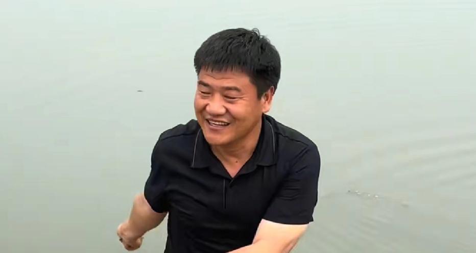 反诈老陈被封，其实你可以这样看待！老陈原来是公职人员，因为宣传反诈流量太大被质疑