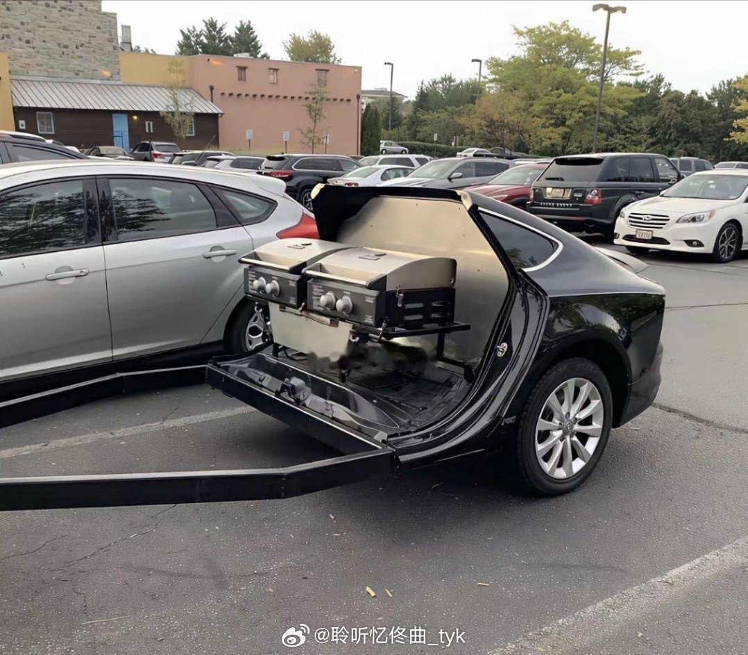 第一眼以为是ai