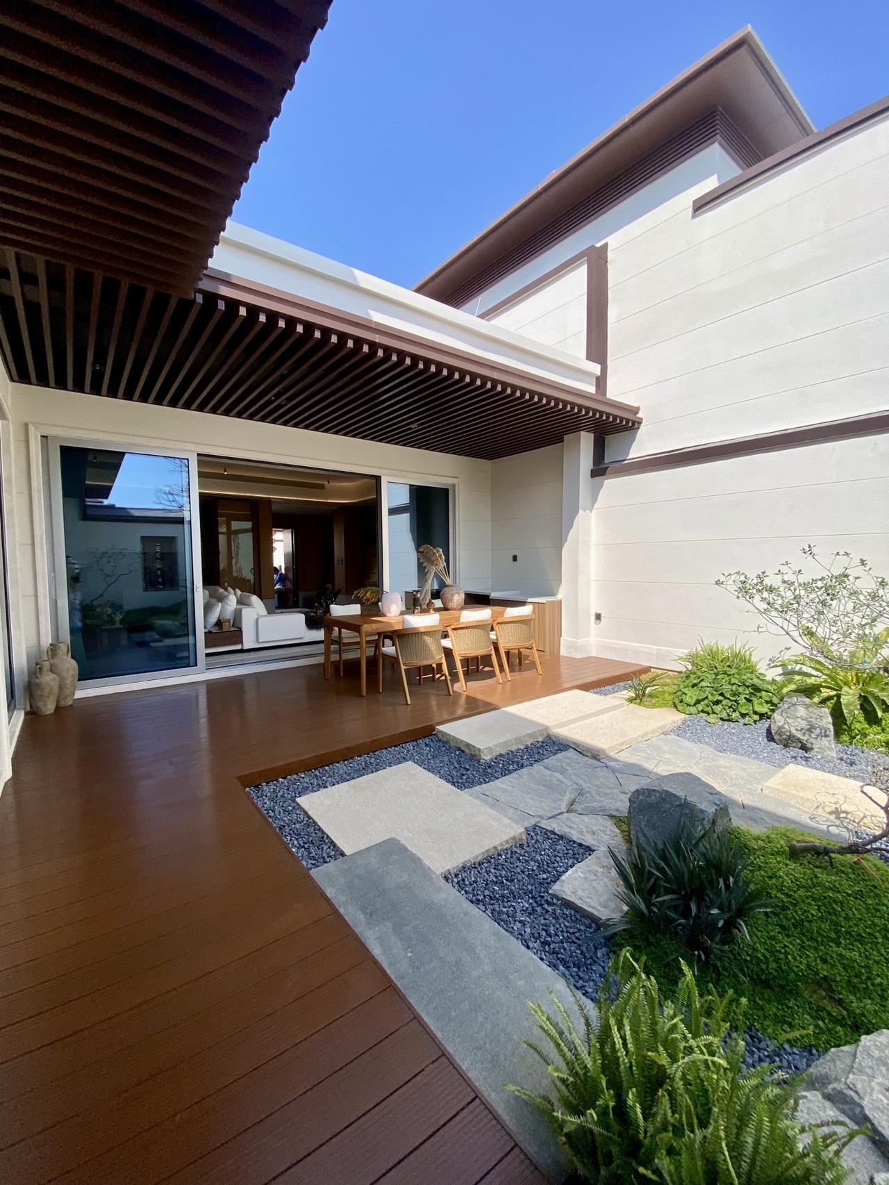 新的一年不想再给自己太多压力，决定处理在三亚的小别墅，装修后空置了一段时间一直也